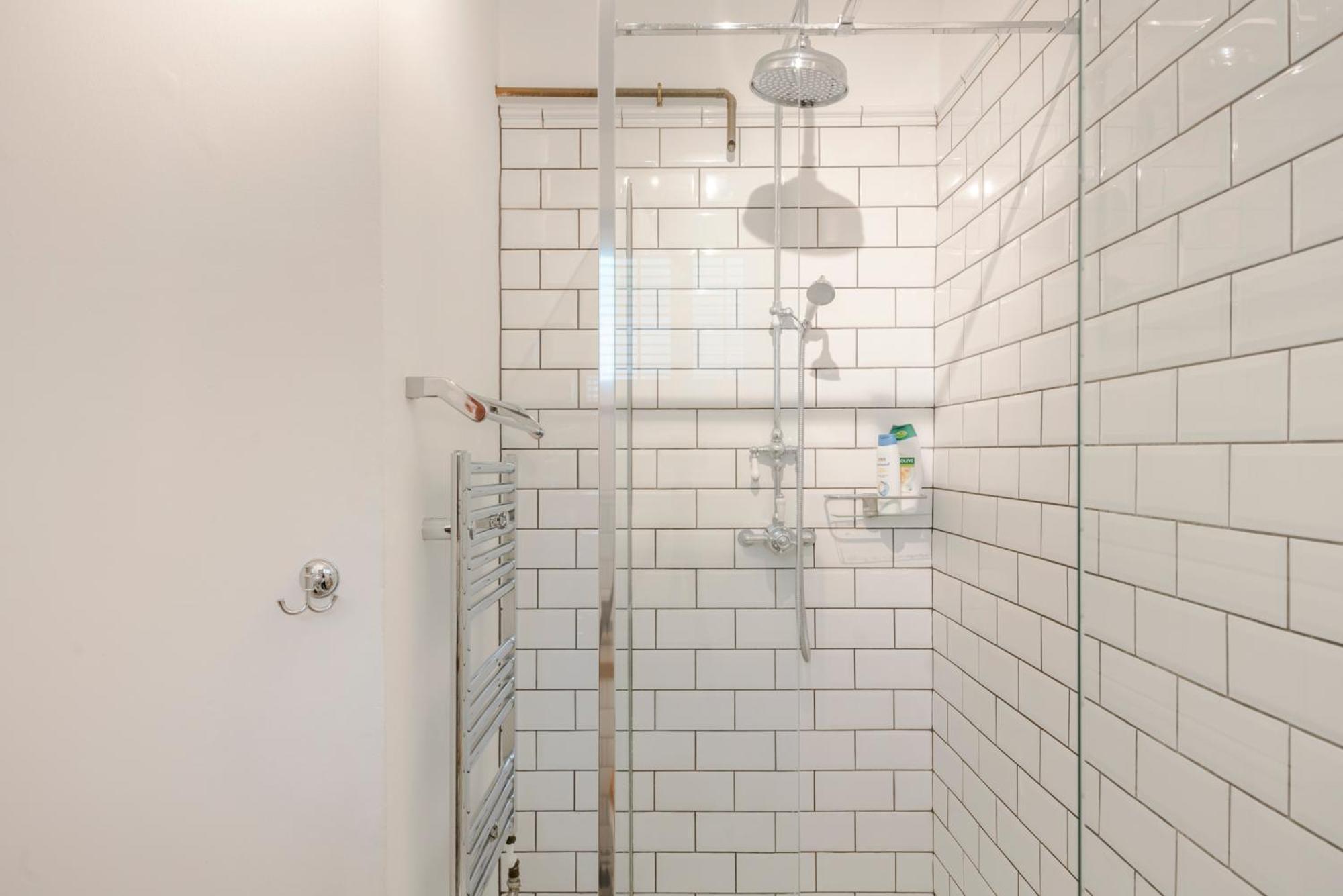 Central Euston One Bedroom Home 런던 외부 사진